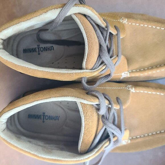 Excellent Minnetonka Suede Moc Toe Chukka Boots (12) - Picture 5 of 5